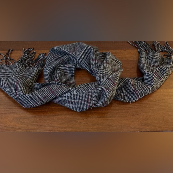 🌟HP🌟VTG 2000s 100% Cashmere Gray Houndstooth Plaid Scarf by Enzo Montovani - Picture 7 of 8